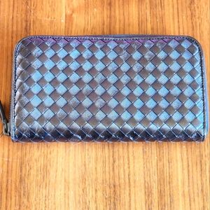 70% OFF $1000 New Bottega Veneta Intrecciato Women's Silver Leather Wallet